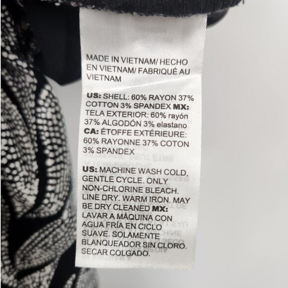 Chico's Black and White Leaf Print Pants Womens Size 4 (Chico's Size 0) - Picture 4 of 4